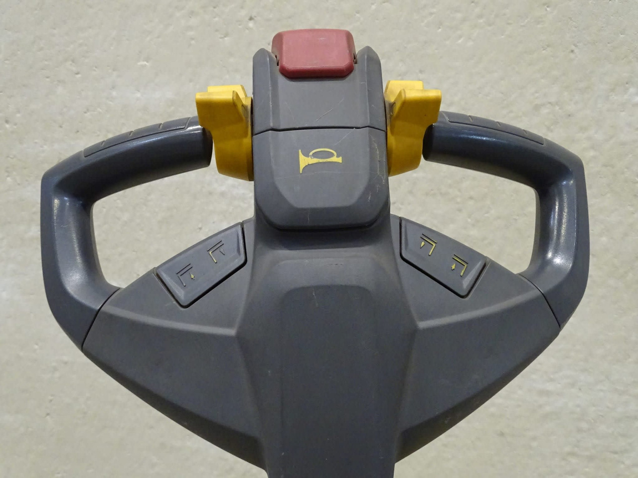 Hyundai 15EP - Pallet truck: picture 4 Hyundai 15EP - Pallet truck: picture 4