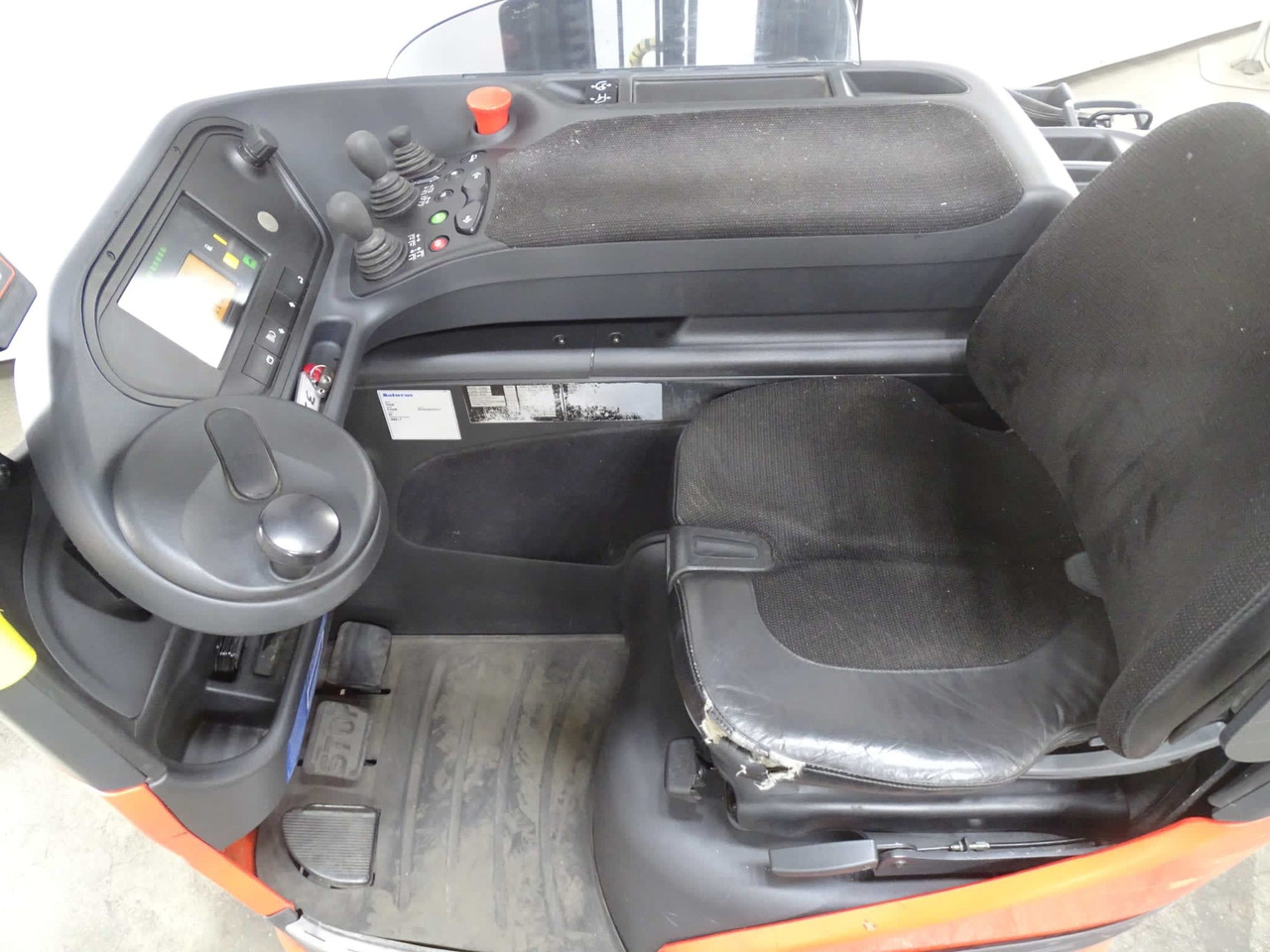 Linde R16HD-01 - Reach truck: picture 4 Linde R16HD-01 - Reach truck: picture 4