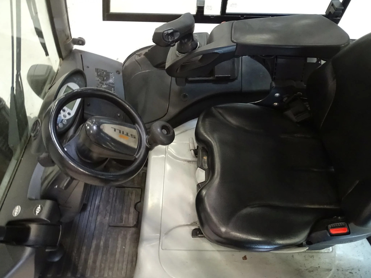 STILL RX60-40 - Electric forklift: picture 4 STILL RX60-40 - Electric forklift: picture 4
