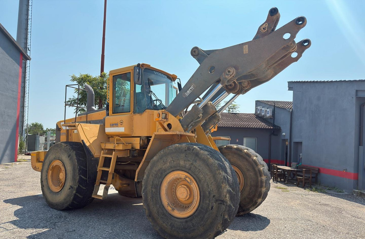 Pala gommata Volvo L 220 - Wheel loader: picture 1 Pala gommata Volvo L 220 - Wheel loader: picture 1