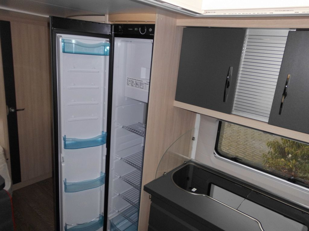 Caravan Hobby DE LUXE EDITION 650 KMFe Vorzelt, City, 2200kg: picture 16