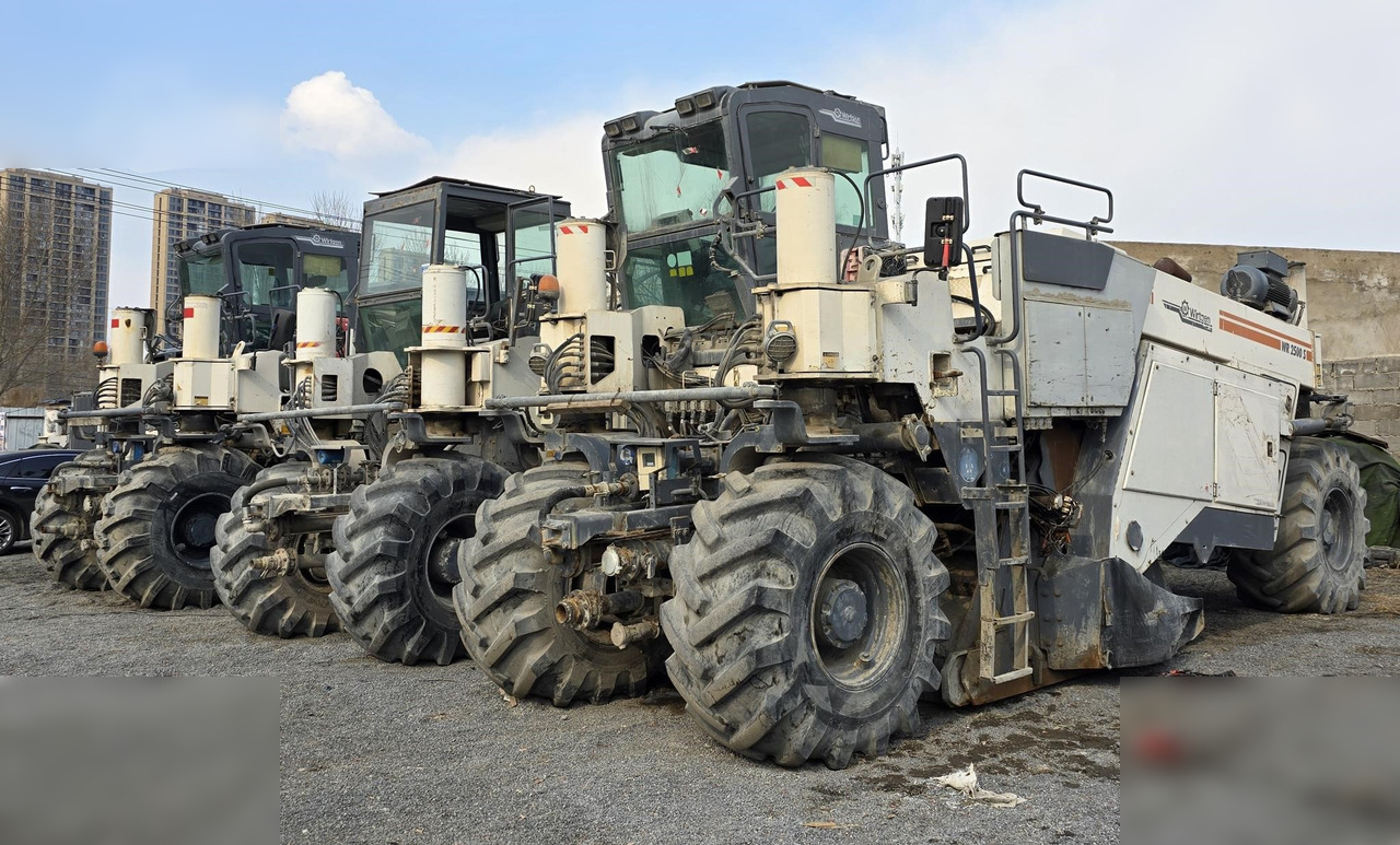 2010 WIRTGEN WR2500S - Soil stabilizer: picture 1 2010 WIRTGEN WR2500S - Soil stabilizer: picture 1