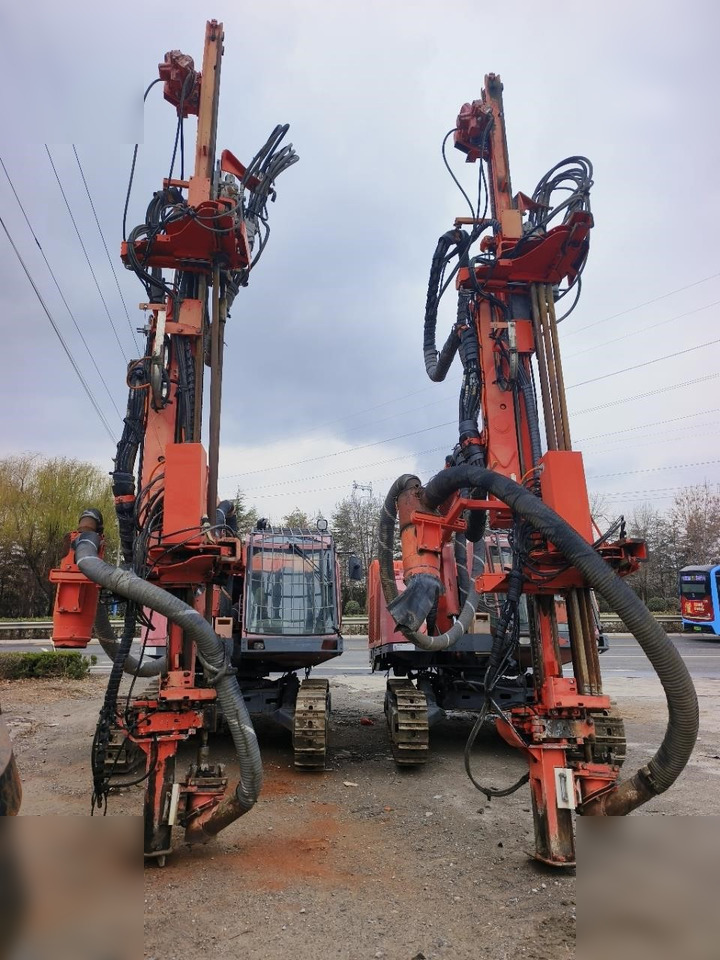 2011 SANDVIK DX800 - Drilling rig: picture 2 2011 SANDVIK DX800 - Drilling rig: picture 2