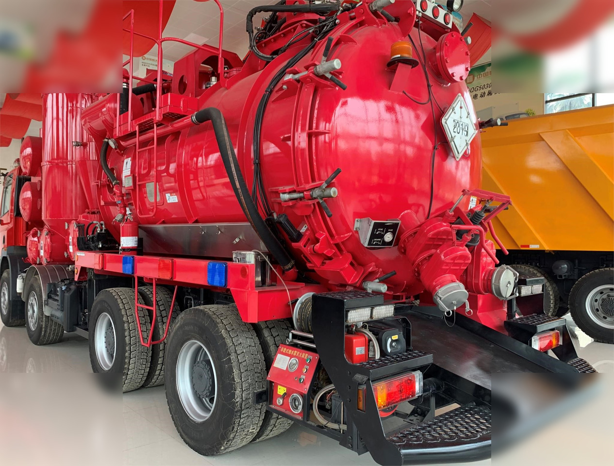 2016 PRESVAC 3150 - Vacuum truck: picture 3 2016 PRESVAC 3150 - Vacuum truck: picture 3