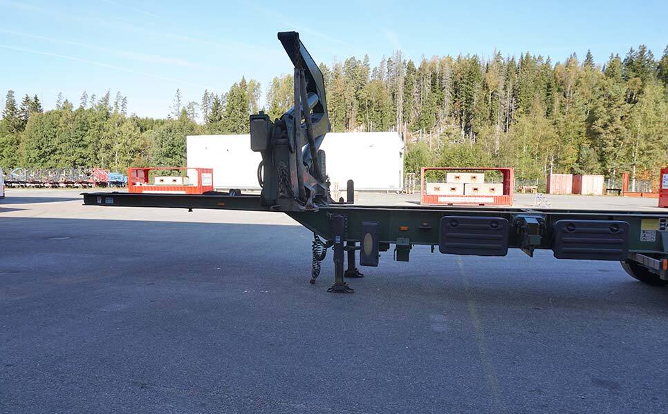 Hammar 195 S, Sideloader, 33 tonnes SWL (20'-40') - Container transporter/ Swap body semi-trailer: picture 4 Hammar 195 S, Sideloader, 33 tonnes SWL (20'-40') - Container transporter/ Swap body semi-trailer: picture 4