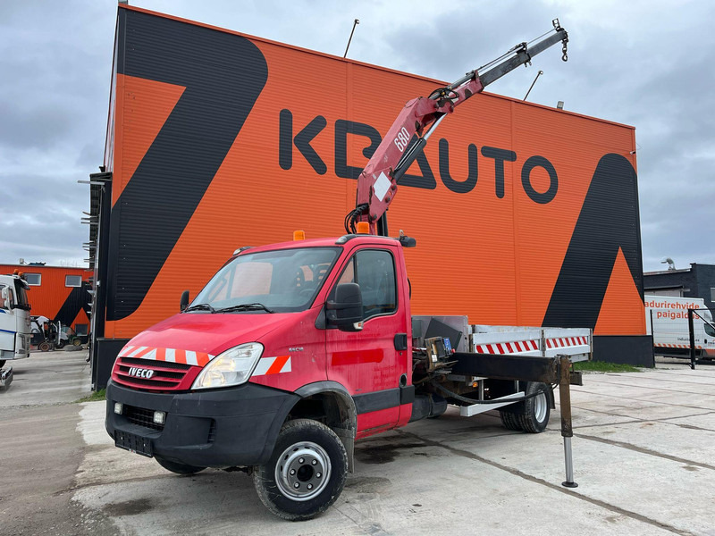 Iveco Daily 65C18 4x2 HMF 683 K2 / PLATFORM L=4256 mm - Flatbed van: picture 1 Iveco Daily 65C18 4x2 HMF 683 K2 / PLATFORM L=4256 mm - Flatbed van: picture 1