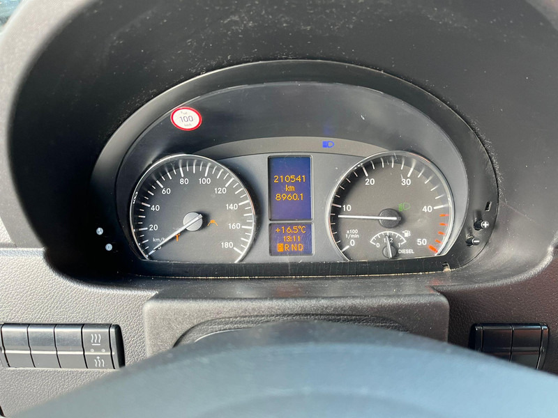 Lease a Mercedes-Benz Sprinter 516 CDI 22 + 1 SEATS Mercedes-Benz Sprinter 516 CDI 22 + 1 SEATS: picture 11