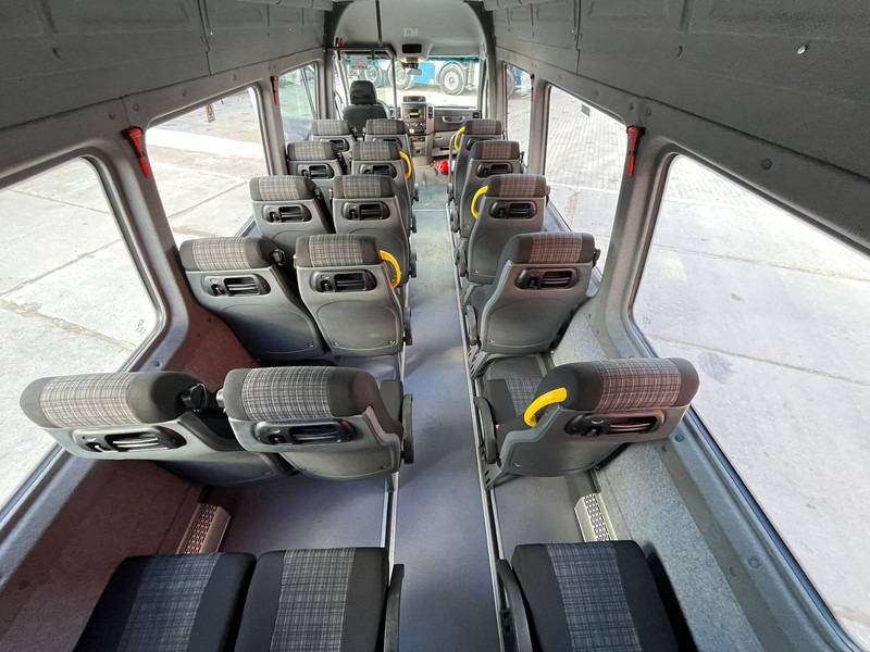 Lease a Mercedes-Benz Sprinter 516 CDI 22 + 1 SEATS Mercedes-Benz Sprinter 516 CDI 22 + 1 SEATS: picture 17