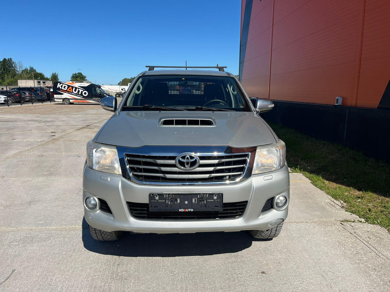 Toyota Hilux 4x4 - Car: picture 3 Toyota Hilux 4x4 - Car: picture 3