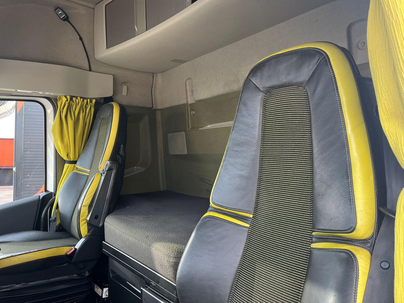 Timber truck, Crane truck for transportation of timber Volvo FH 16 750 8x4*4 CHASSIS L=7113 mm: picture 16