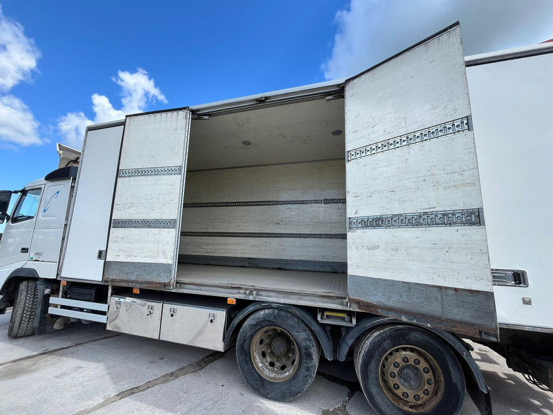 Box truck Volvo FH 400 6x2 BOX L=7400: picture 9