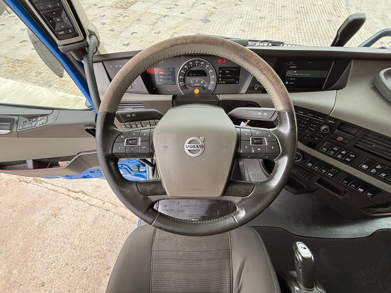 Cab chassis truck Volvo FH 500 8x4*4 FOR SALE AS CHASSIS / GCW 70 ton / PTO / CHASSIS L=6420 mm: picture 14 Cab chassis truck Volvo FH 500 8x4*4 FOR SALE AS CHASSIS / GCW 70 ton / PTO / CHASSIS L=6420 mm: picture 14