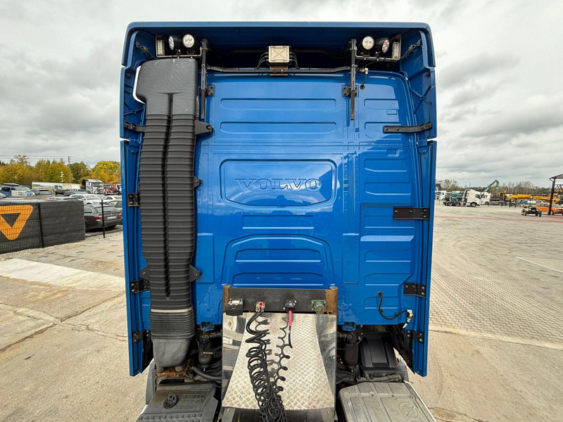 Cab chassis truck Volvo FH 500 8x4*4 FOR SALE AS CHASSIS / GCW 70 ton / PTO / CHASSIS L=6420 mm: picture 10 Cab chassis truck Volvo FH 500 8x4*4 FOR SALE AS CHASSIS / GCW 70 ton / PTO / CHASSIS L=6420 mm: picture 10