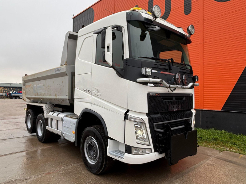 Volvo FH 540 6x4 RETARDER / TANDEM AXLE LIFT / SNOWPLOW EQUIPMENT / BOX L = 4473 mm - Tipper: picture 4 Volvo FH 540 6x4 RETARDER / TANDEM AXLE LIFT / SNOWPLOW EQUIPMENT / BOX L = 4473 mm - Tipper: picture 4