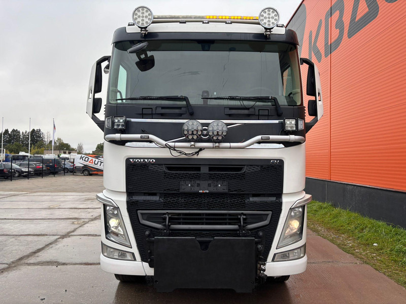 Volvo FH 540 6x4 RETARDER / TANDEM AXLE LIFT / SNOWPLOW EQUIPMENT / BOX L = 4473 mm - Tipper: picture 3 Volvo FH 540 6x4 RETARDER / TANDEM AXLE LIFT / SNOWPLOW EQUIPMENT / BOX L = 4473 mm - Tipper: picture 3