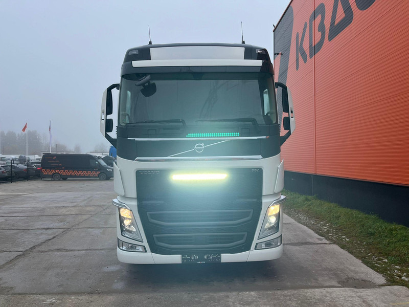 Volvo FH 540 8x4*4 CHASSIS L=7137 mm - Cab chassis truck: picture 3 Volvo FH 540 8x4*4 CHASSIS L=7137 mm - Cab chassis truck: picture 3