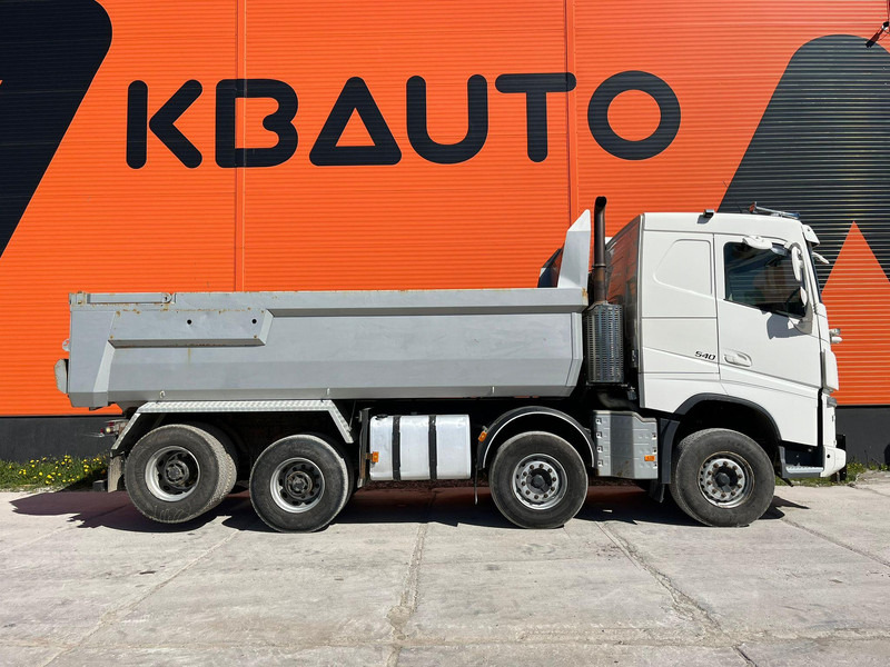 Volvo FH 540 8x4 RETARDER / TANDEM AXLE LIFT / BIG AXLES / BOX L=5704 mm - Tipper: picture 5 Volvo FH 540 8x4 RETARDER / TANDEM AXLE LIFT / BIG AXLES / BOX L=5704 mm - Tipper: picture 5