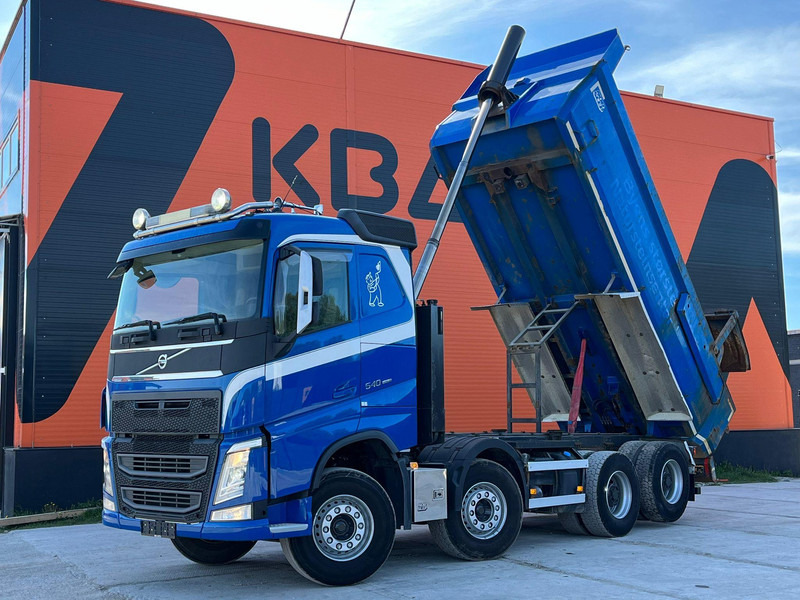 Volvo FH 540 8x4 TANDEM AXLE LIFT / BIG AXLES / BOX L=5712 mm - Tipper: picture 2 Volvo FH 540 8x4 TANDEM AXLE LIFT / BIG AXLES / BOX L=5712 mm - Tipper: picture 2