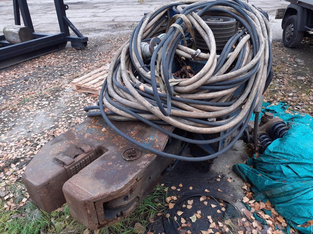 Wibromłot elektryczny TOMEN VM2-2000 do larsenów - Attachment for Construction machinery: picture 1 Wibromłot elektryczny TOMEN VM2-2000 do larsenów - Attachment for Construction machinery: picture 1