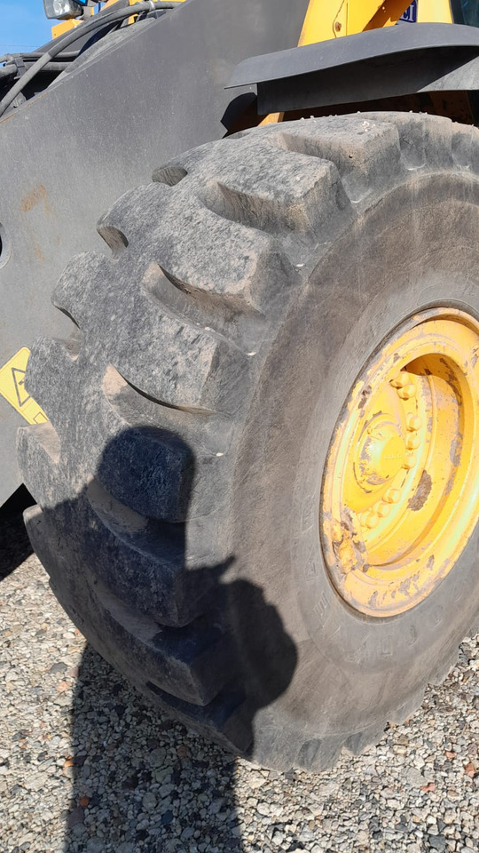 VOLVO L120H - Wheel loader: picture 5 VOLVO L120H - Wheel loader: picture 5