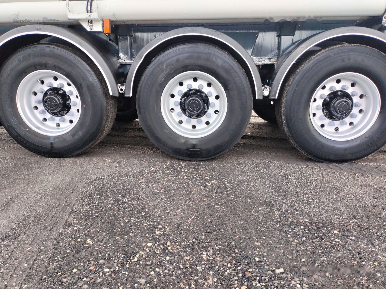 Tank semi-trailer for transportation of fuel Trailor TX34: picture 14 Tank semi-trailer for transportation of fuel Trailor TX34: picture 14