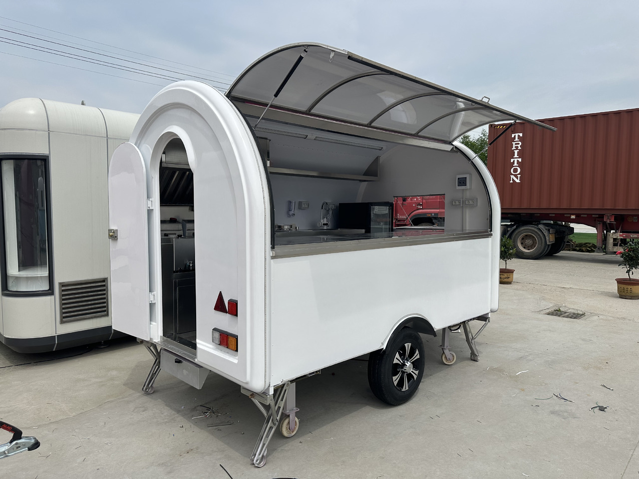 ERZODA Catering Trailer | Food Truck | Concession trailer | Food Trailers - Vending trailer: picture 3 ERZODA Catering Trailer | Food Truck | Concession trailer | Food Trailers - Vending trailer: picture 3
