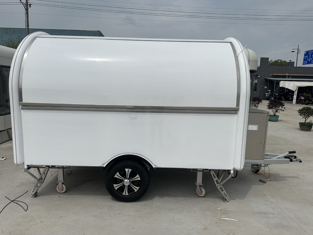 ERZODA Catering Trailer | Food Truck | Concession trailer | Food Trailers - Vending trailer: picture 4 ERZODA Catering Trailer | Food Truck | Concession trailer | Food Trailers - Vending trailer: picture 4