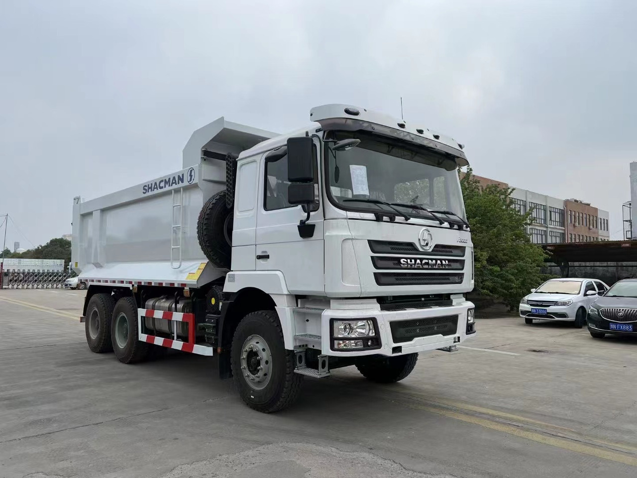 New Tipper SHACMAN F3000: picture 1