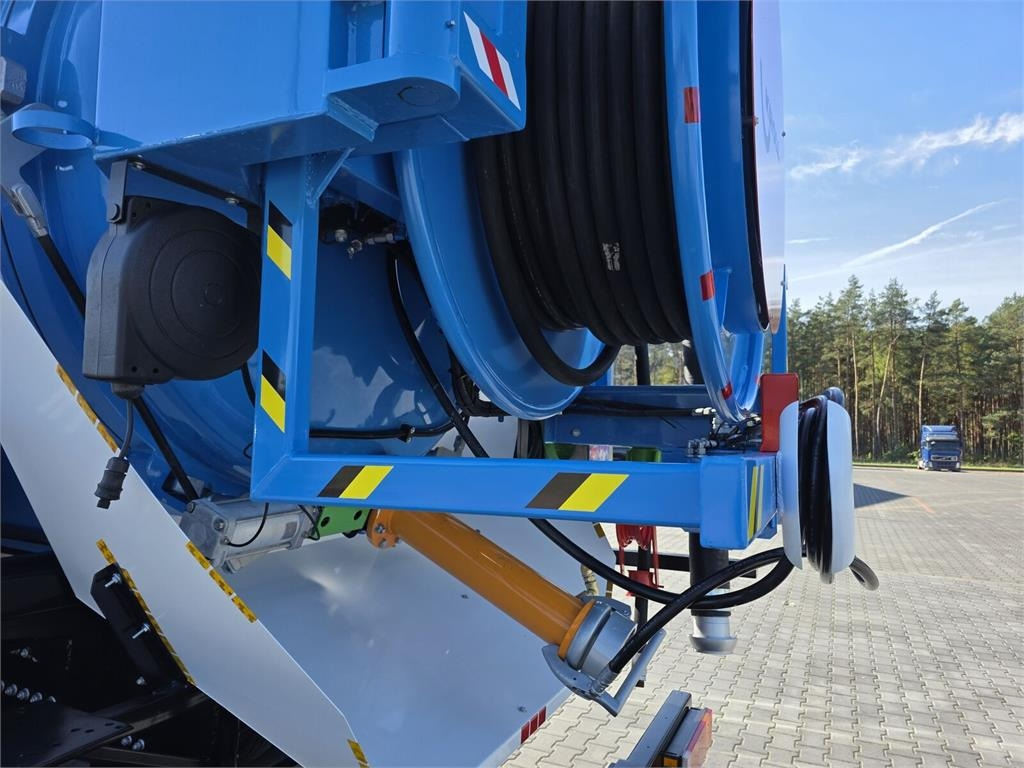 Vacuum truck DAF WUKO KROLL 2 x URACA KOMBI FOR SEWER CLEANING: picture 18
