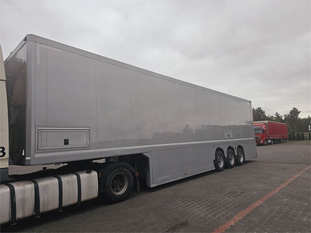 Langendorf DOUBLE LOADING FOR MOTOR COSMETICS Flexliner Inloa - Refrigerator semi-trailer: picture 2 Langendorf DOUBLE LOADING FOR MOTOR COSMETICS Flexliner Inloa - Refrigerator semi-trailer: picture 2