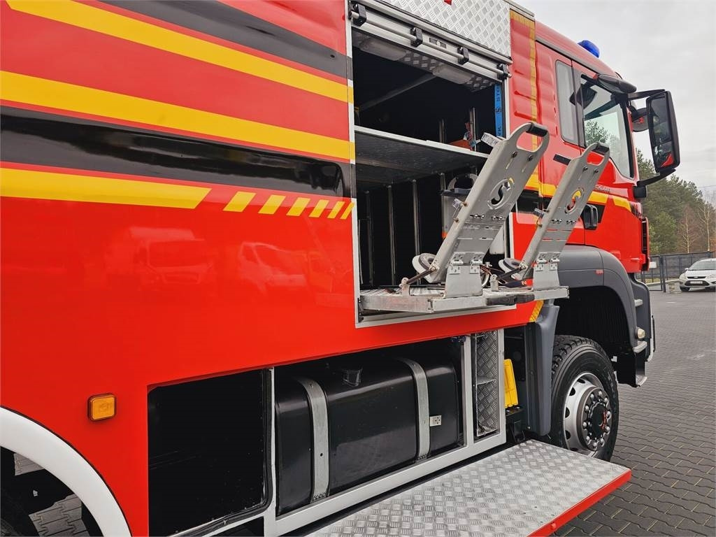 Fire truck MAN TGS 26.440 6x6 9500 l water + 950 foam Stolarczyk: picture 30