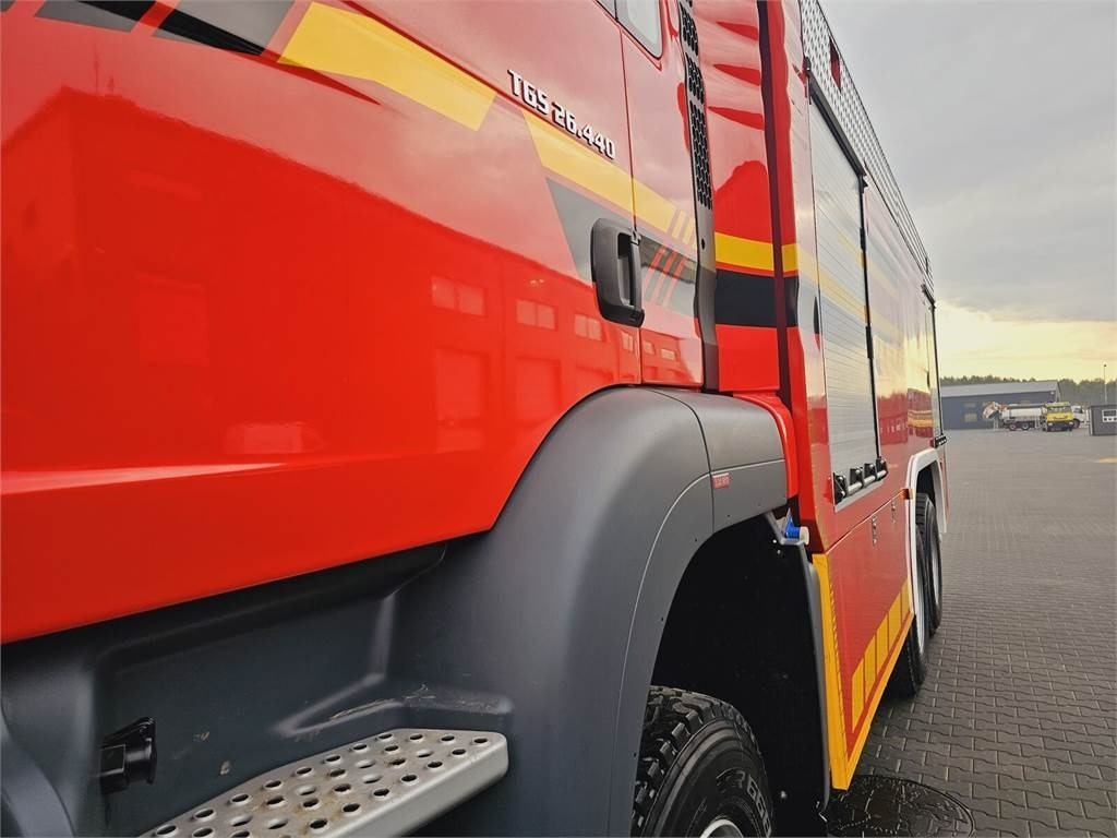 Fire truck MAN TGS 26.440 6x6 9500 l water + 950 foam Stolarczyk: picture 8
