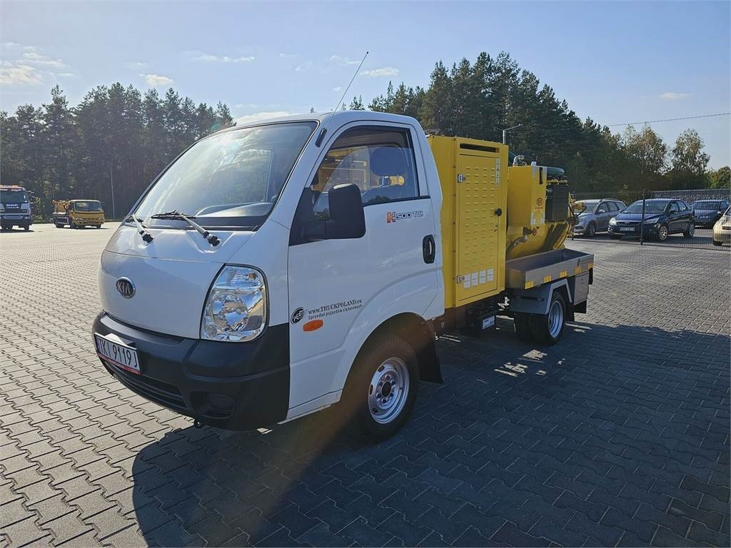 Isuzu Kia on categories B COMBI WUKO FOR DUCT CLEANING 2 - Municipal/ Special vehicle: picture 3 Isuzu Kia on categories B COMBI WUKO FOR DUCT CLEANING 2 - Municipal/ Special vehicle: picture 3