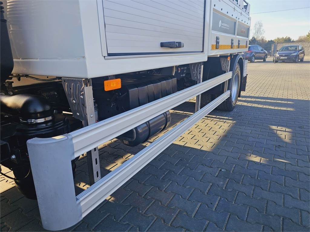 Vacuum truck Renault GAMA KANRO KOMBI 5000 WUKO FOR CHANNEL CLEANING: picture 10