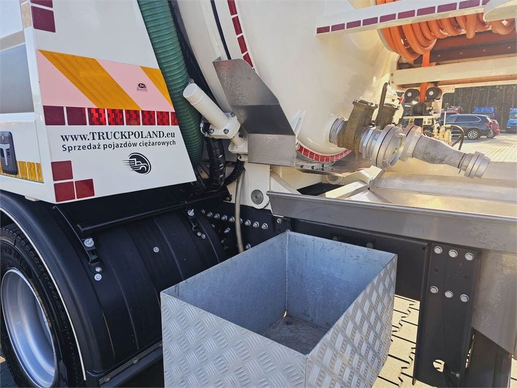 Vacuum truck Renault GAMA KANRO KOMBI 5000 WUKO FOR CHANNEL CLEANING: picture 14