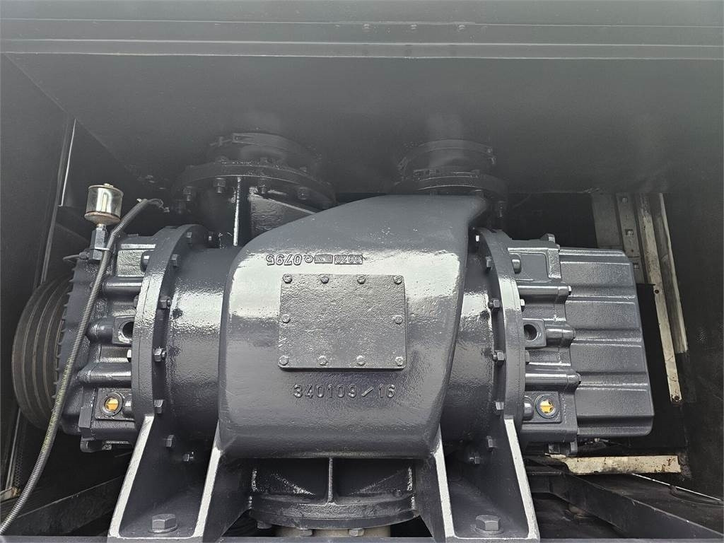 Vacuum truck Scania Disab Centurion P210/8 Vacuum suction loader: picture 14