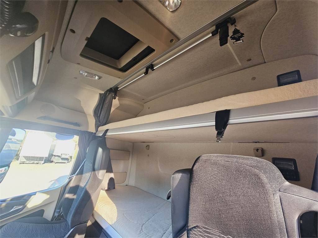 Tractor unit Mercedes-Benz ACTROS 1843: picture 25