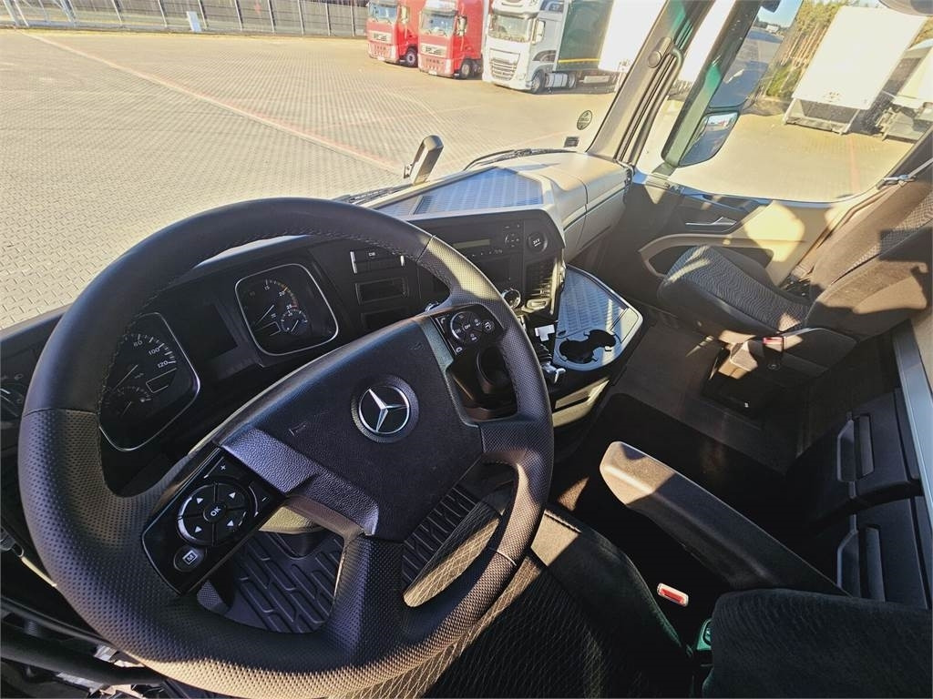 Tractor unit Mercedes-Benz ACTROS 1843: picture 27