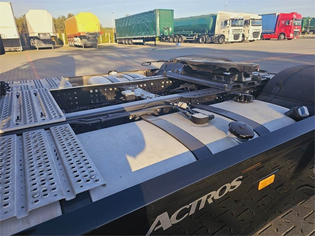 Tractor unit Mercedes-Benz ACTROS 1843: picture 11