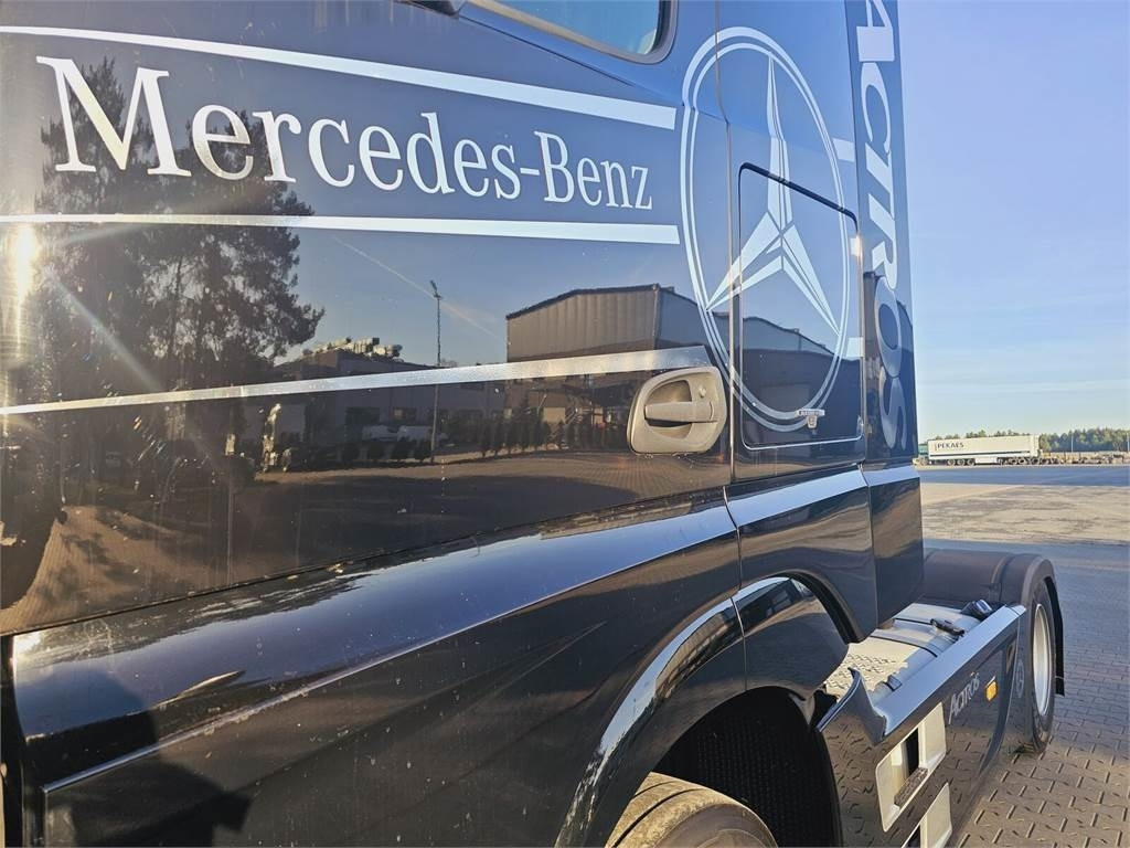 Tractor unit Mercedes-Benz ACTROS 1843: picture 8