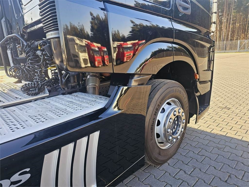 Tractor unit Mercedes-Benz ACTROS 1843: picture 18
