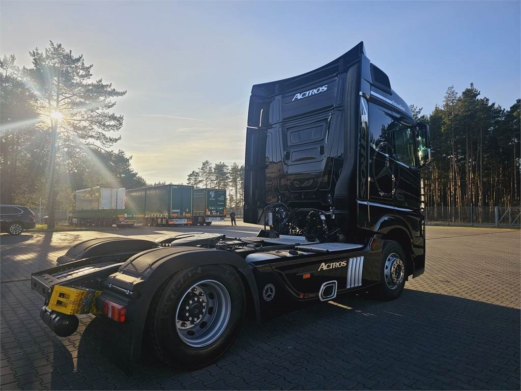 Mercedes-Benz ACTROS 1843  - Tractor unit: picture 4 Mercedes-Benz ACTROS 1843  - Tractor unit: picture 4