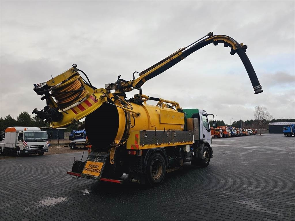 Vacuum truck Volvo FULLER TANKERS 2008 WUKO for collecting liquid was: picture 24