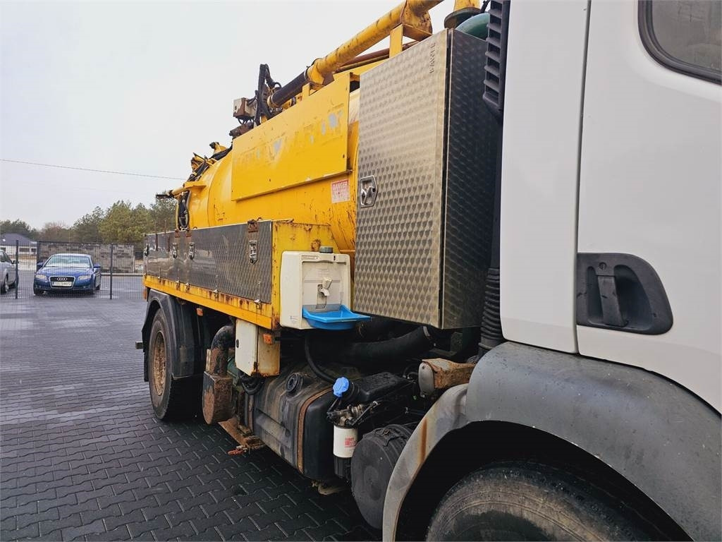 Vacuum truck Volvo FULLER TANKERS 2008 WUKO for collecting liquid was: picture 8
