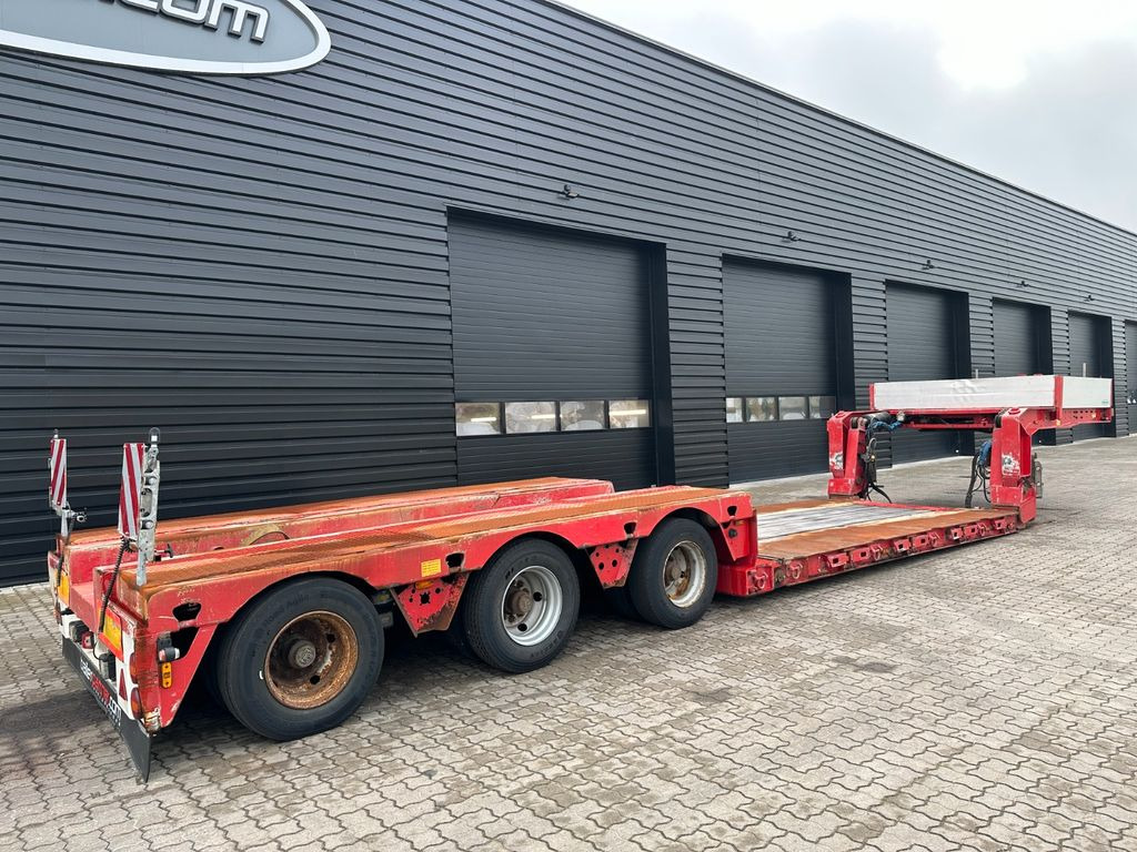 Faymonville Megamax 3 achs tiefbett Faymonville Megamax 3 achs tiefbett - Low loader semi-trailer: picture 2 Faymonville Megamax 3 achs tiefbett Faymonville Megamax 3 achs tiefbett - Low loader semi-trailer: picture 2