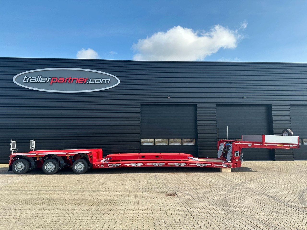 Faymonville Megamax 3 achs tiefbett / Pendelachsen - Low loader semi-trailer: picture 1 Faymonville Megamax 3 achs tiefbett / Pendelachsen - Low loader semi-trailer: picture 1