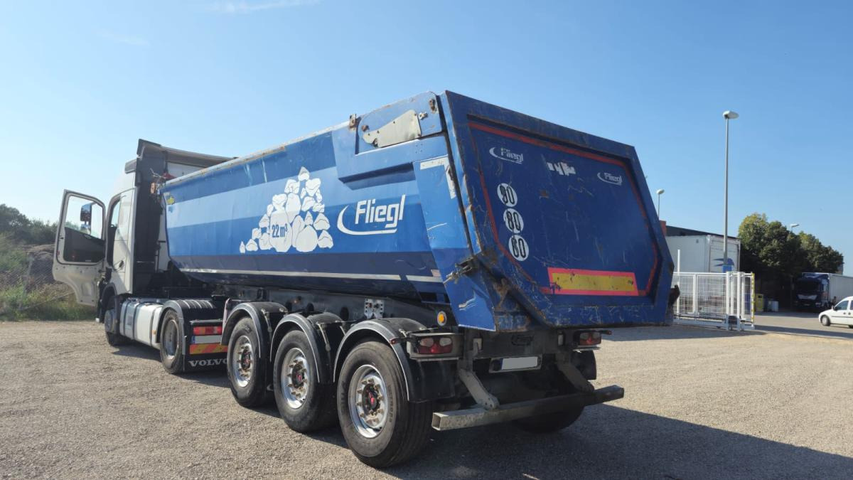 Fliegl FLT 33 - Tipper semi-trailer: picture 1 Fliegl FLT 33 - Tipper semi-trailer: picture 1