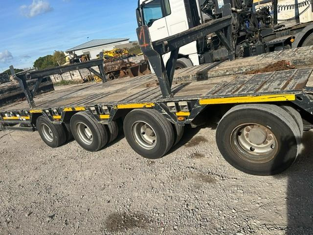 Louault SR44 - Low loader semi-trailer: picture 3 Louault SR44 - Low loader semi-trailer: picture 3