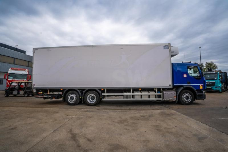 Renault D WIDE 380 DXI D WIDE 380 DXI - Refrigerator truck: picture 2 Renault D WIDE 380 DXI D WIDE 380 DXI - Refrigerator truck: picture 2