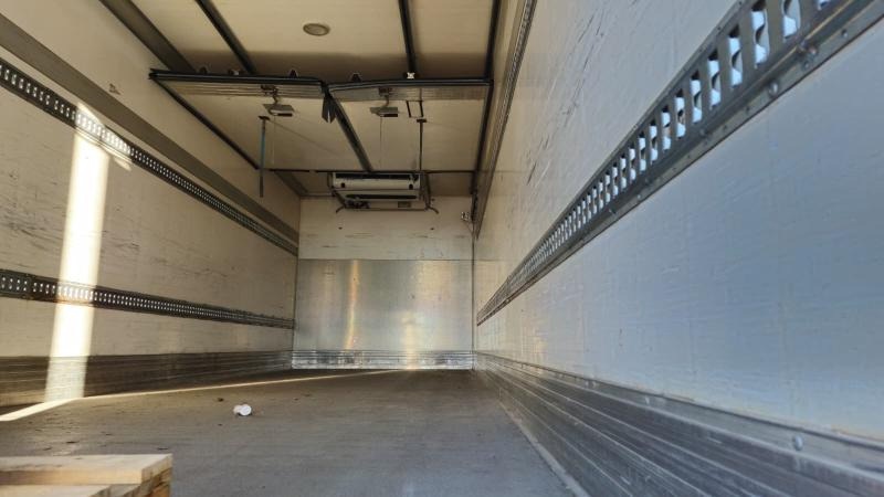 Refrigerator truck Renault Premium 270 DXI: picture 11 Refrigerator truck Renault Premium 270 DXI: picture 11